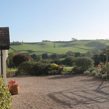Bulleigh Barton Manor Bed & Breakfast Ipplepen Bagian luar foto